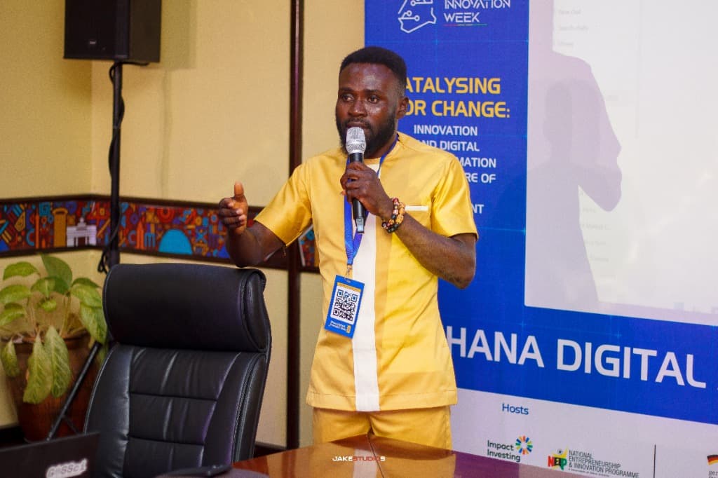 Isaac Agya Koomson delivering keynote at Ghana Digital Innovation Week